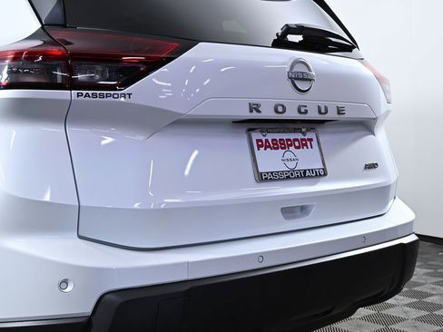 Certified 2025 Nissan Rogue S image 6