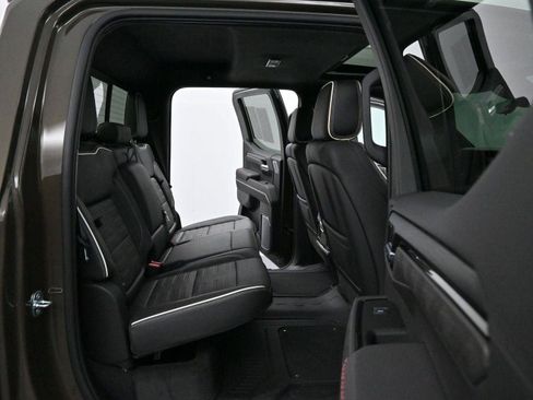 Used 2024 GMC Sierra 1500 AT4X image 33