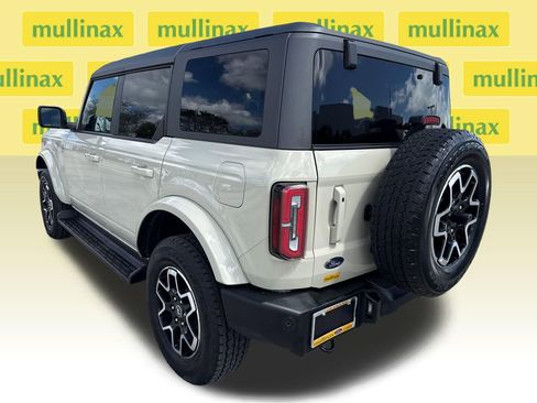 Used 2025 Ford Bronco Outer Banks image 9