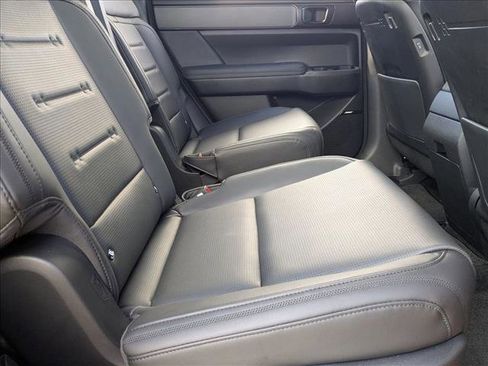 Used 2025 Hyundai Santa Fe Calligraphy w/ Tow & Go Package image 21