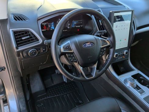 Used 2023 Ford Edge SEL image 14