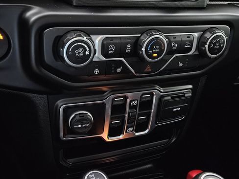 Used 2021 Jeep Gladiator Sport AWD/4WD image 16
