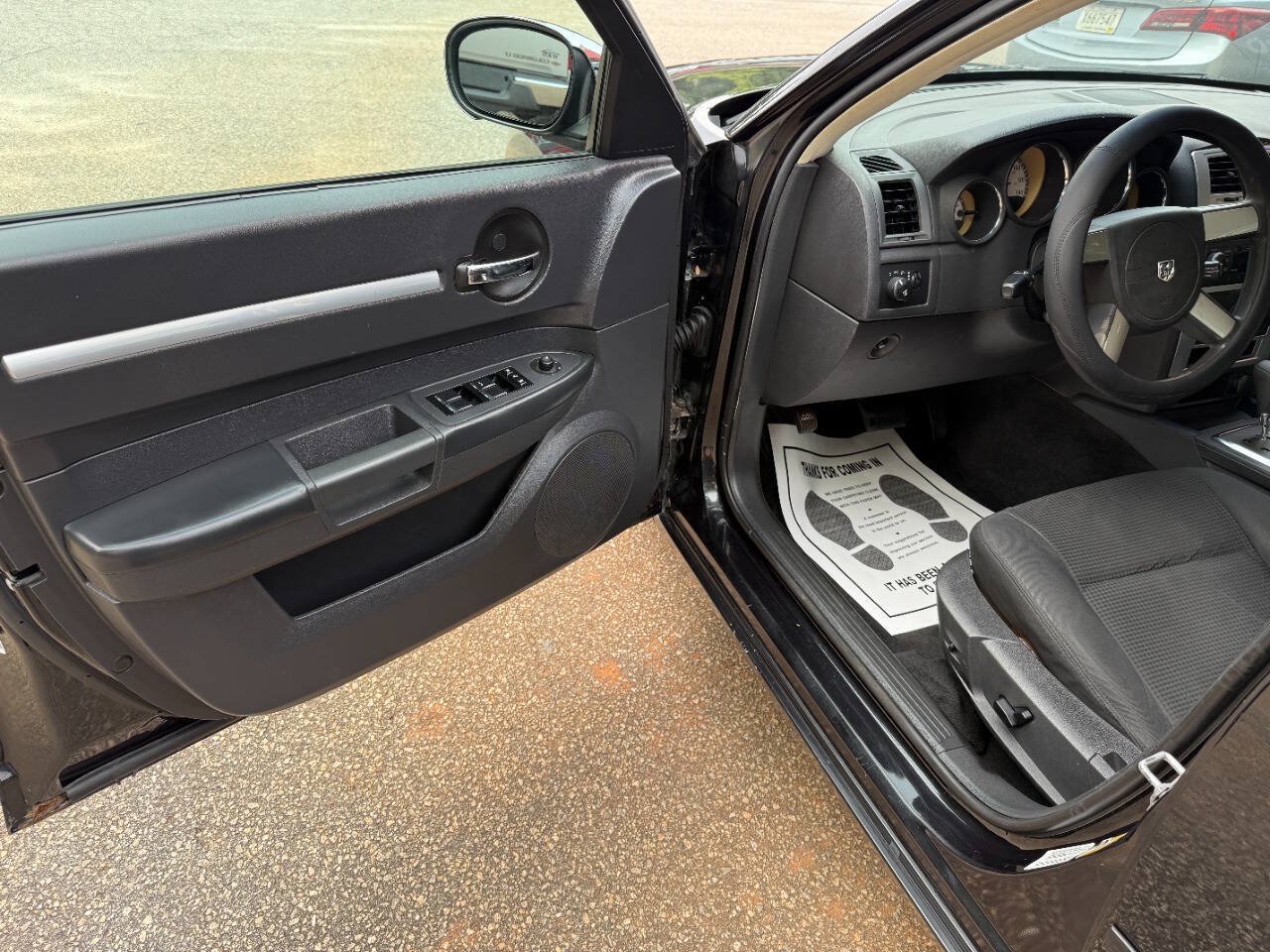 Used 2010 Dodge Charger SXT RWD image 8