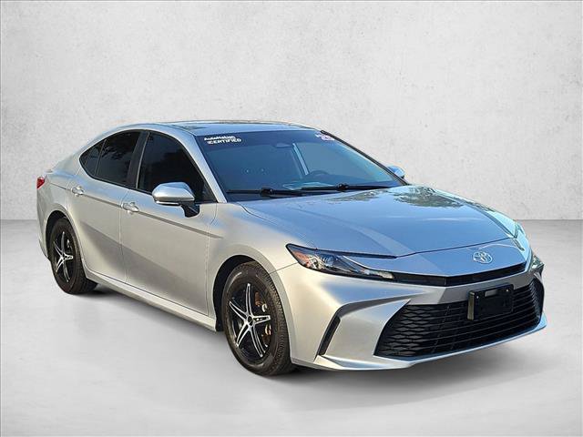 Used 2025 Toyota Camry LE FWD image 3