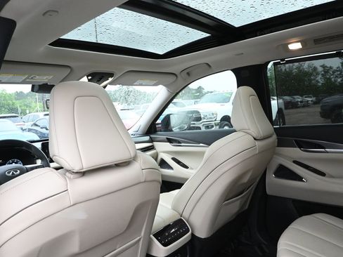Used 2025 INFINITI QX60 Luxe w/ Vision Package FWD image 35