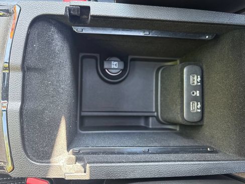 Used 2022 Chrysler 300 S RWD image 28
