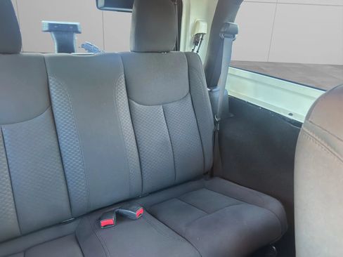 Used 2018 Jeep Wrangler Sport w/ Connectivity Group AWD/4WD image 15
