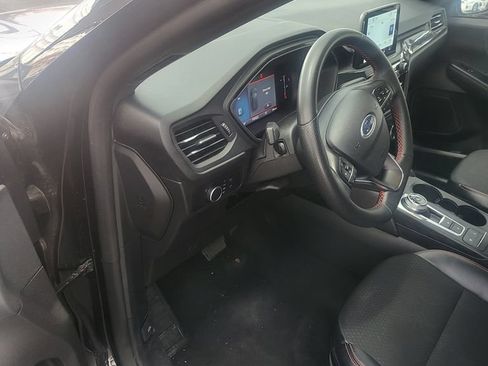 Used 2025 Ford Escape ST-Line AWD/4WD image 3