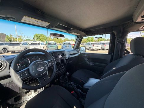 Used 2017 Jeep Wrangler Sport AWD/4WD image 8