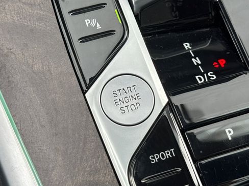 Used 2024 BMW X7 xDrive40i w/ M Sport Package image 23