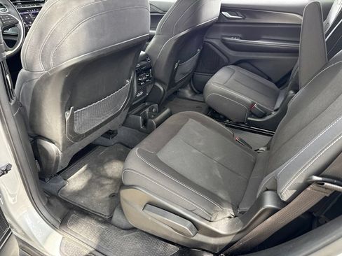 Used 2023 Jeep Grand Cherokee L Laredo RWD image 21