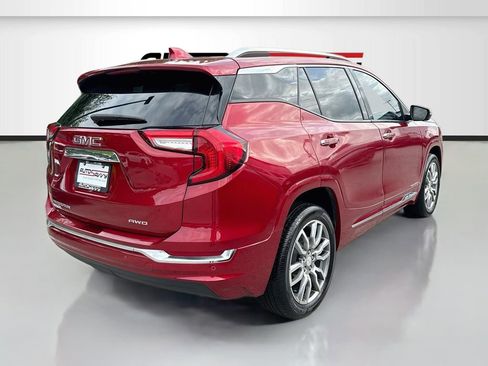 Used 2024 GMC Terrain Denali AWD/4WD image 7