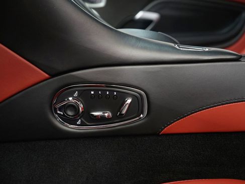 Used 2018 Aston Martin DB11 V12 image 18