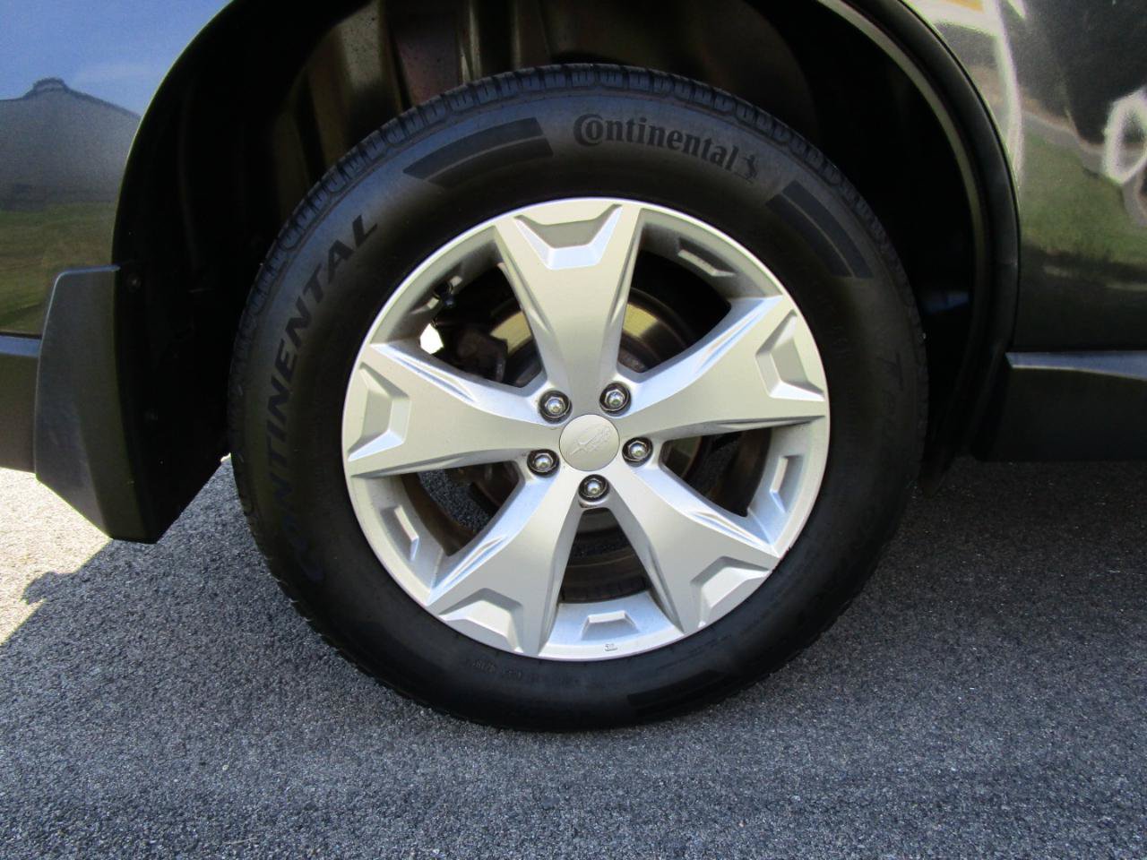 Used 2015 Subaru Forester 2.5i Limited AWD/4WD image 17
