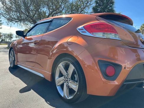 Used 2013 Hyundai Veloster Turbo w/ Ultimate Pkg image 8