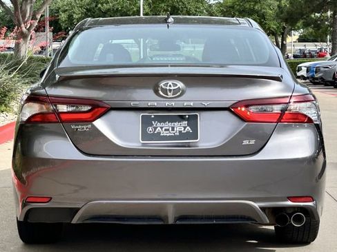 Used 2021 Toyota Camry SE image 5