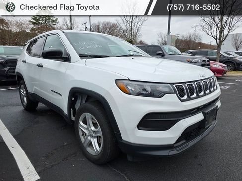 Used 2023 Jeep Compass Sport image 3