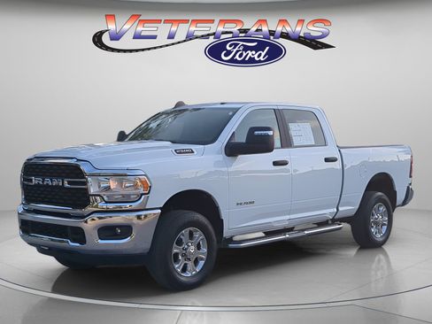 Used 2024 RAM 2500 Big Horn AWD/4WD image 1