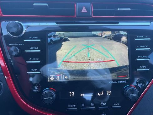 Used 2019 Toyota Camry SE image 19