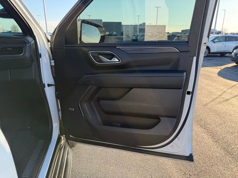 Used 2022 GMC Yukon XL SLT image 26