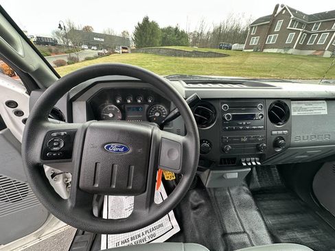 Used 2015 Ford F550 4x4 SuperCab Super Duty image 16