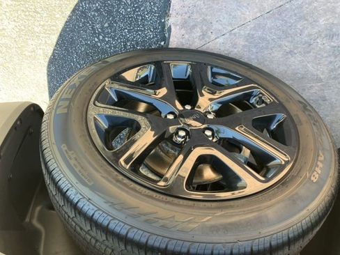 Used 2018 Jeep Renegade Altitude w/ Advanced Technology Group FWD image 29