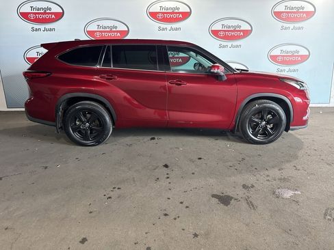 Used 2022 Toyota Highlander LE image 6