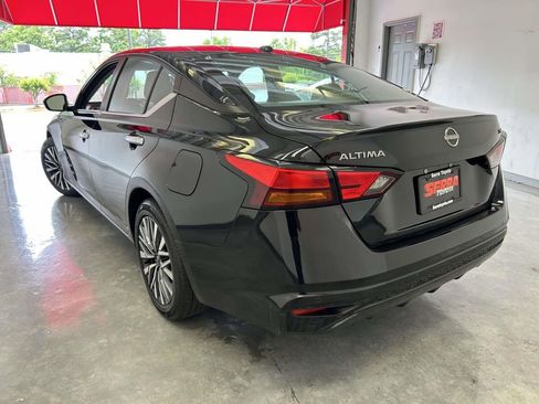 Used 2024 Nissan Altima 2.5 SV FWD image 5