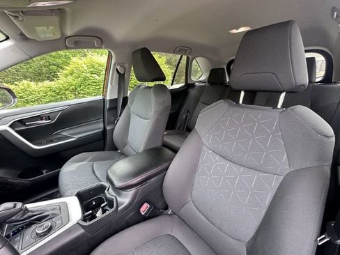 Used 2022 Toyota RAV4 XLE w/ XLE Grade Weather Package AWD/4WD image 12