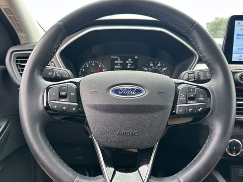 Used 2022 Ford Escape SEL FWD image 22