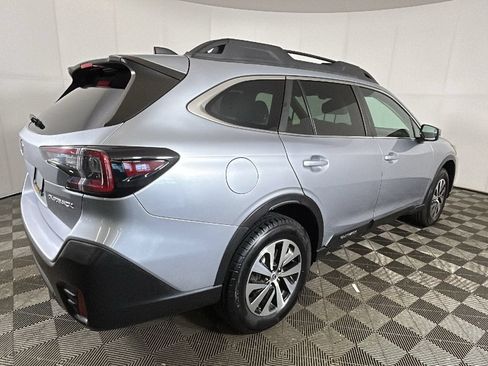 Used 2021 Subaru Outback Premium AWD/4WD image 3