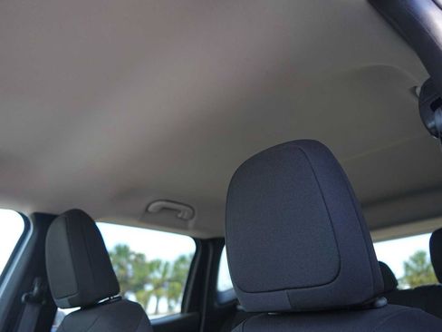 Used 2018 Jeep Renegade Altitude FWD image 26