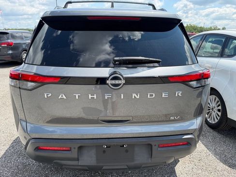 Used 2022 Nissan Pathfinder SV FWD image 4