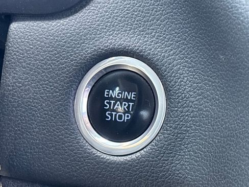 Used 2024 Toyota Tundra Limited AWD/4WD image 9