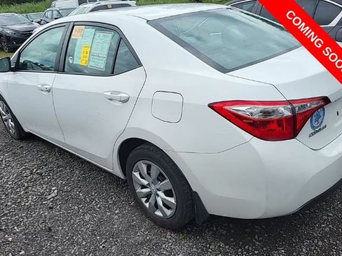 Used 2016 Toyota Corolla LE FWD image 2