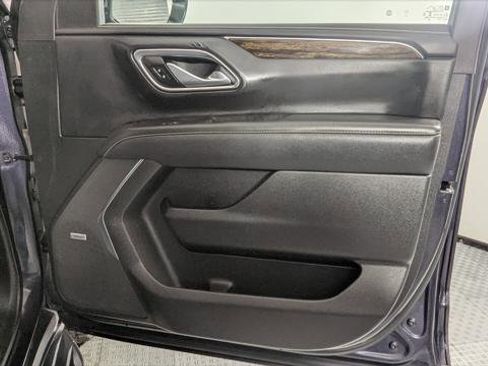 Used 2023 Chevrolet Suburban Premier image 19