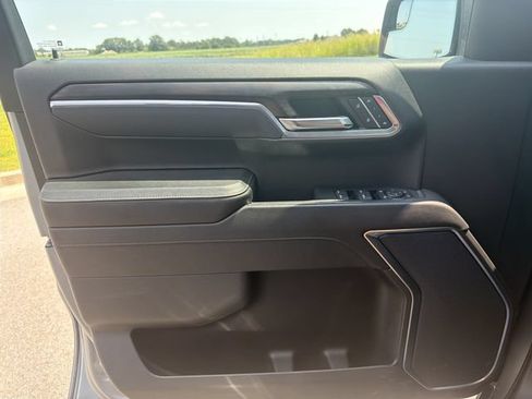 Used 2025 GMC Sierra 1500 SLT AWD/4WD image 35