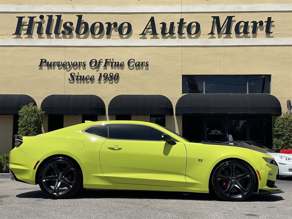 Used 2020 Chevrolet Camaro SS RWD image 5