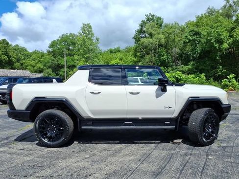 New 2026 GMC Hummer EV 4x4 Crew Cab image 4
