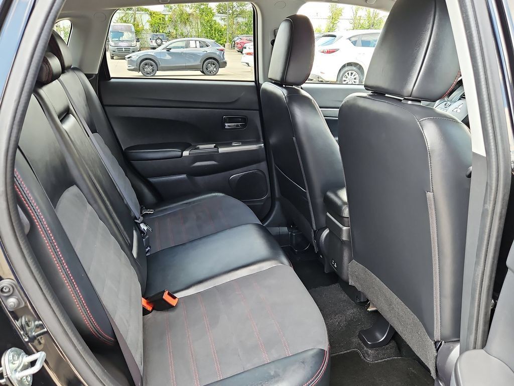 Used 2025 Mitsubishi Outlander Sport SE AWD/4WD image 30