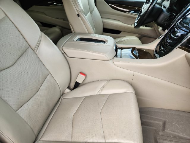 Used 2018 Cadillac Escalade Premium Luxury w/ LPO, Radiant Package AWD/4WD image 22