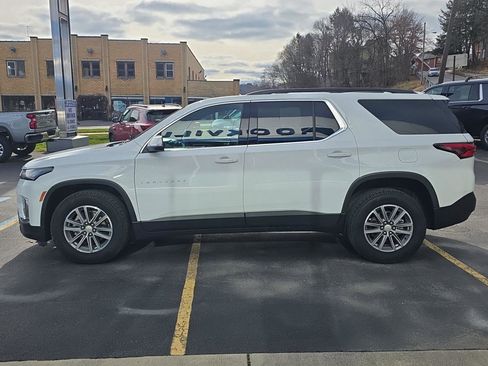 Used 2023 Chevrolet Traverse LT image 5