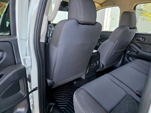 Used 2025 Nissan Frontier SV w/ SV Convenience Package AWD/4WD image 18