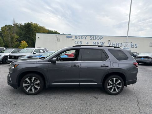 Certified 2025 Honda Pilot Touring image 7