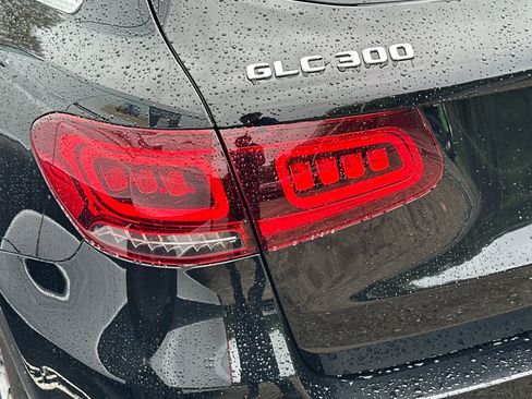 Used 2022 Mercedes-Benz GLC 300 image 11