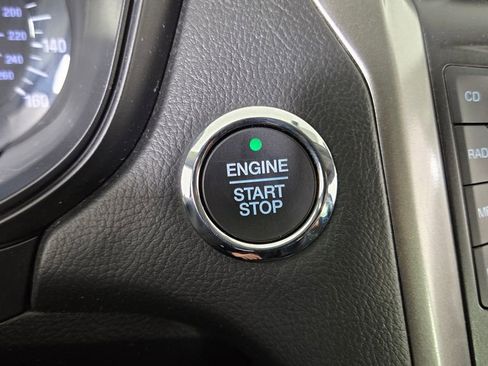 Used 2018 Ford Fusion SE image 20