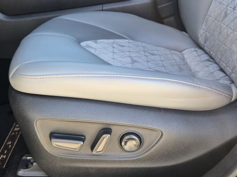 Used 2022 Toyota Highlander Bronze Edition image 29