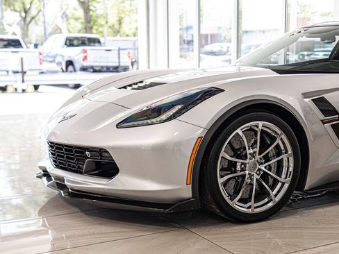 Used 2017 Chevrolet Corvette Grand Sport w/ Z07 Performance Package RWD image 4