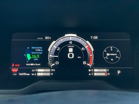 Used 2026 Toyota Tundra Platinum AWD/4WD image 17