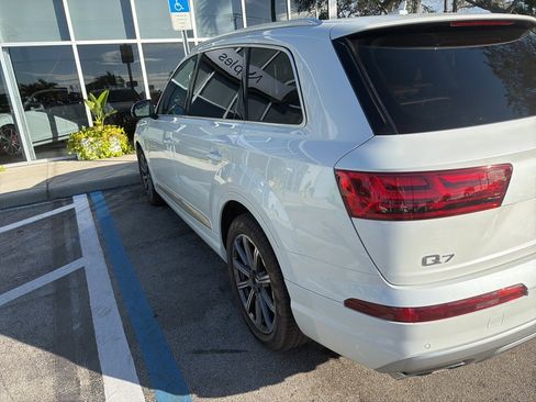 Used 2017 Audi Q7 3.0T Prestige image 8